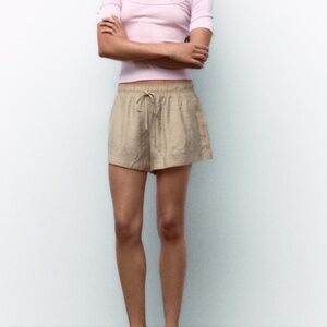 Zara NWOT flowy pull on shorts SIZE MEDIUM